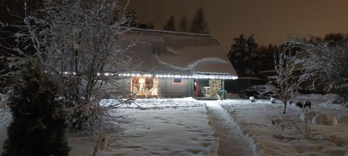Marknatalu Puhkemajad Saunamaja Talvine Vaade